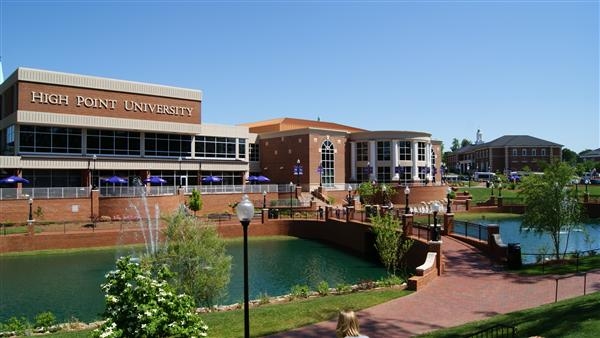 Estados Unidos: Becas para Pregrado en Varios Temas High Point University