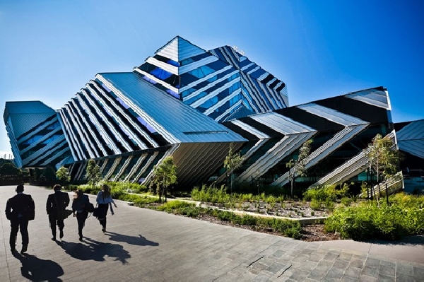 Australia: Becas para Pregrado y Postgrado en Varios Temas  Monash University 