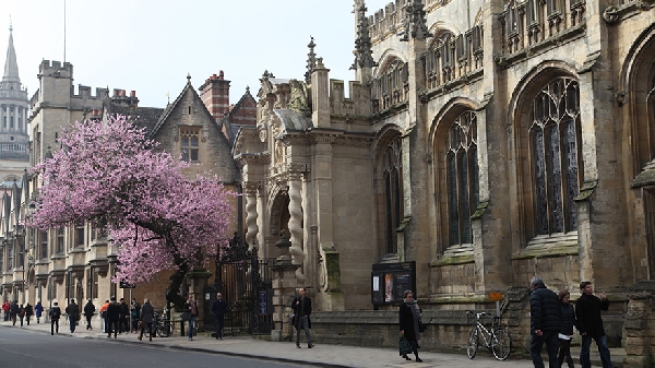 Reino Unido: Becas para Postgrado en Varios Temas University of Oxford