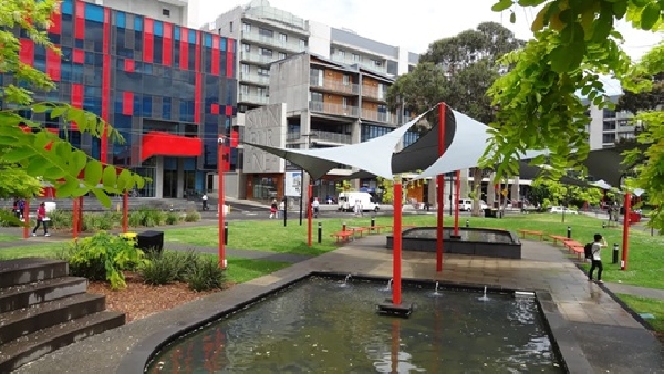 Australia: Becas para Pregrado en Arte y Ciencias Sociales Swinburne University of Technology