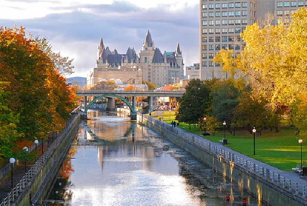 Canadá: Becas para Pregrado en Varios Temas University of Ontario 