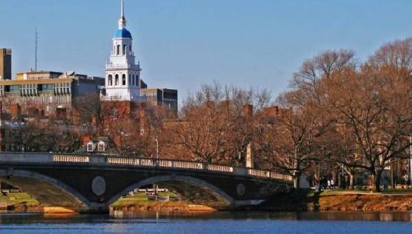 Estados Unidos: Becas para Pregrado en Varios Temas Clark University 