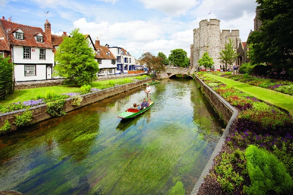 Reino Unido: Becas para Pregrado en Varios Temas University of Kent 