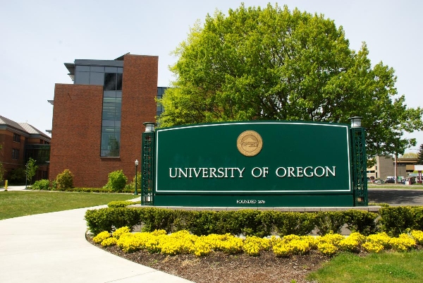 Estados Unidos: Becas para Pregrado en Diversos Temas University of Oregon