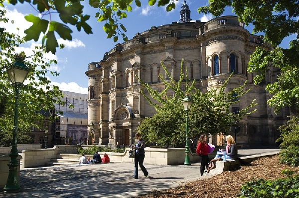 Reino Unido: Becas para Maestría en Idiomas University of Edinburgh 