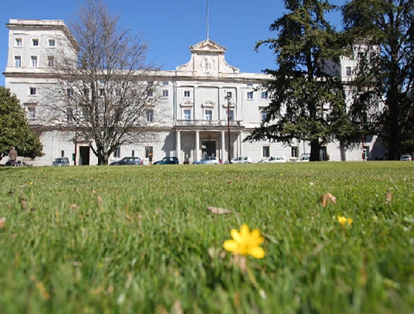 España: Becas para Maestría en Banca y Regulación Financiera BBVA/Universidad de Navarra