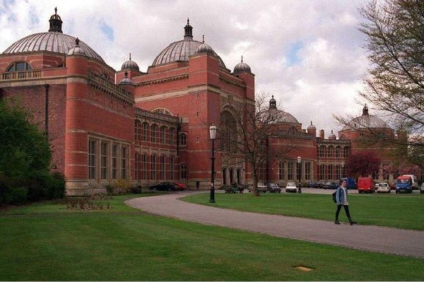  Becas Para Maestría en Administración de Negocios University of Birmingham