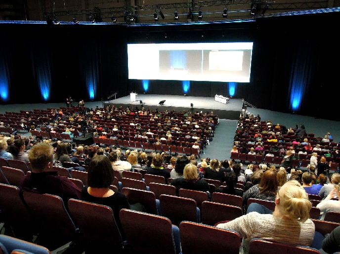 Técnicas esenciales para aprender a presentar ante la audiencia